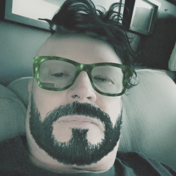 Meet your Posher, Chris - Picture 1 of 1